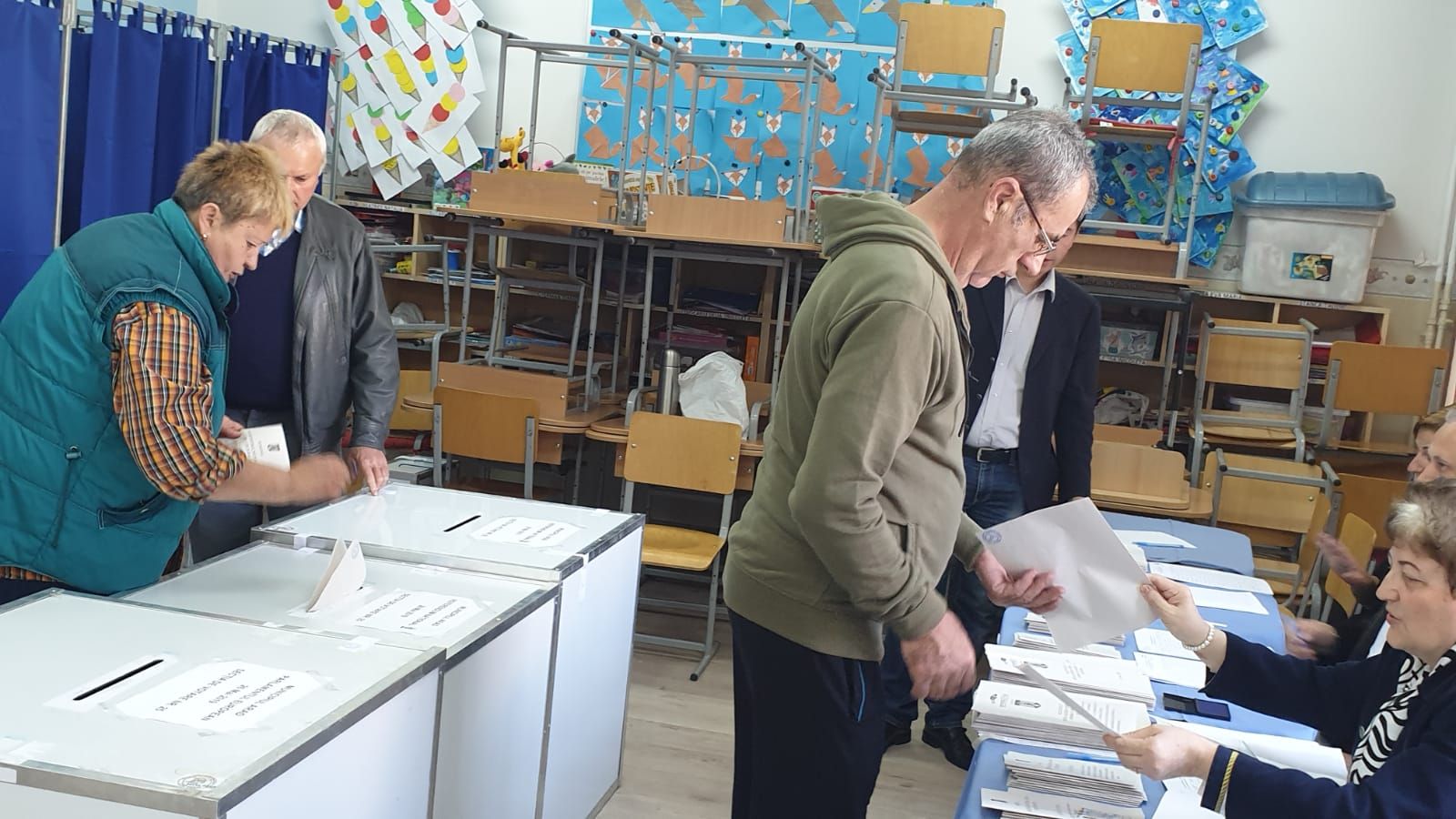 28 44 Prezenţa La Vot La Ora 16 In Arad Aradon