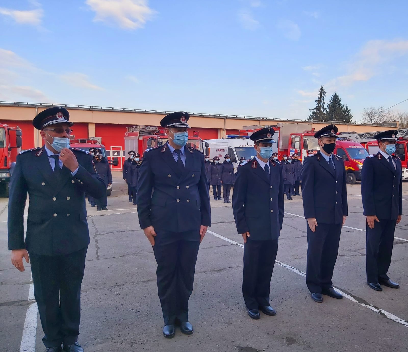 5 avansări în grad la pompierii arădeni    FOTO: ISU Arad