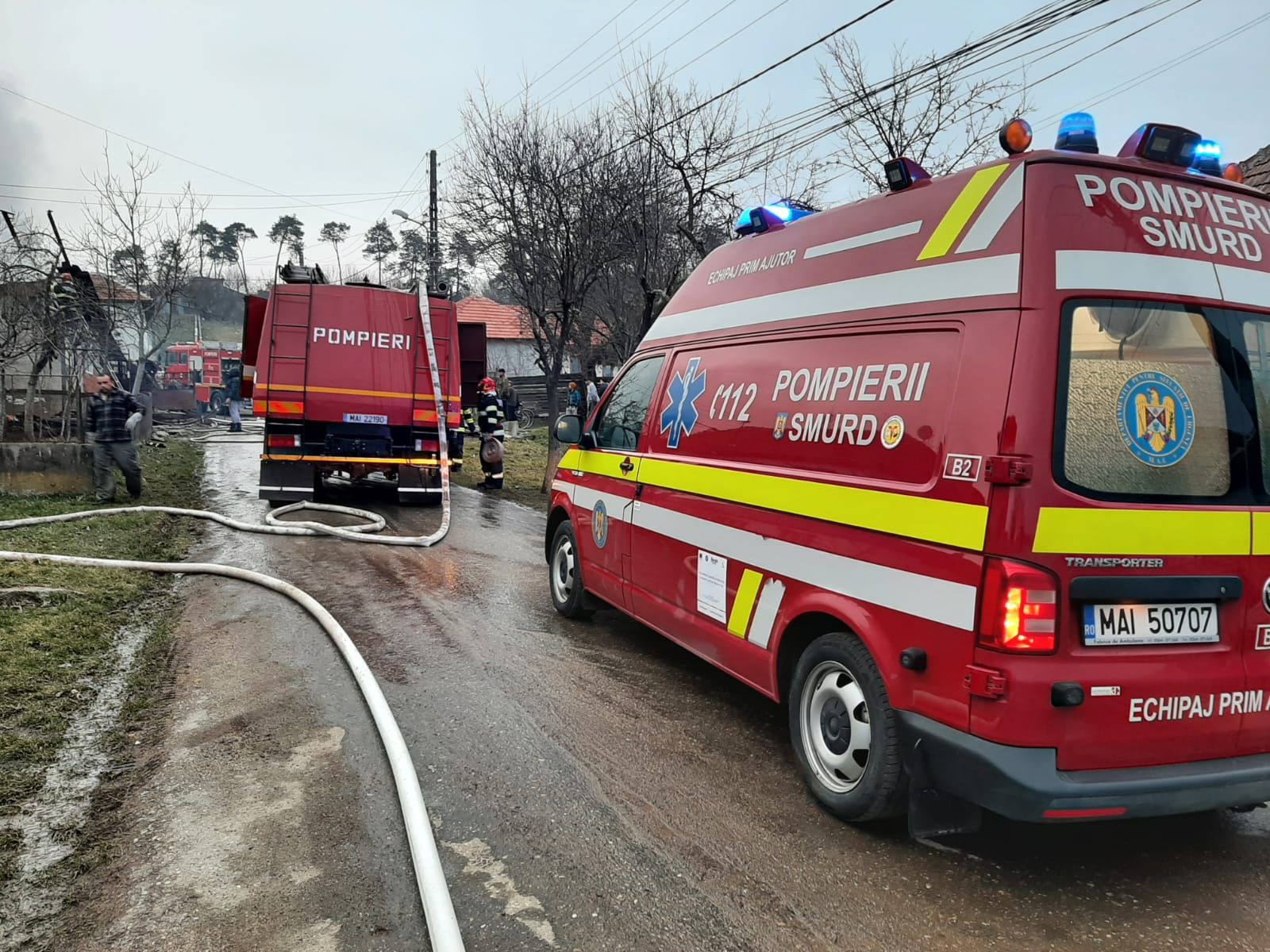 FOTO | 111 misiuni pentru paramedicii SMURD și pompieri în weekend