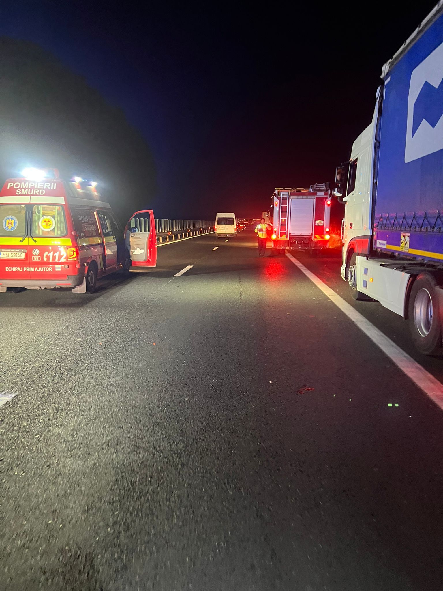FOTO | Șapte victime au ajuns la spital în urma accidentului de pe autostradă