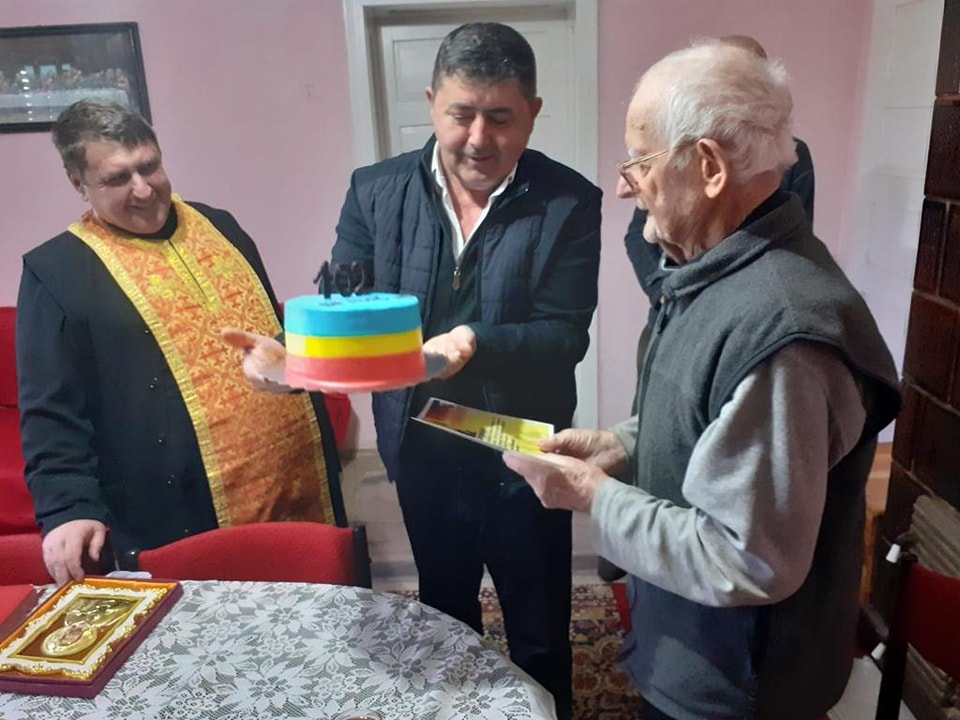 FOTO | Veteranul de război Gheorghe Dărău din Hălmagiu a împlinit 102 ani