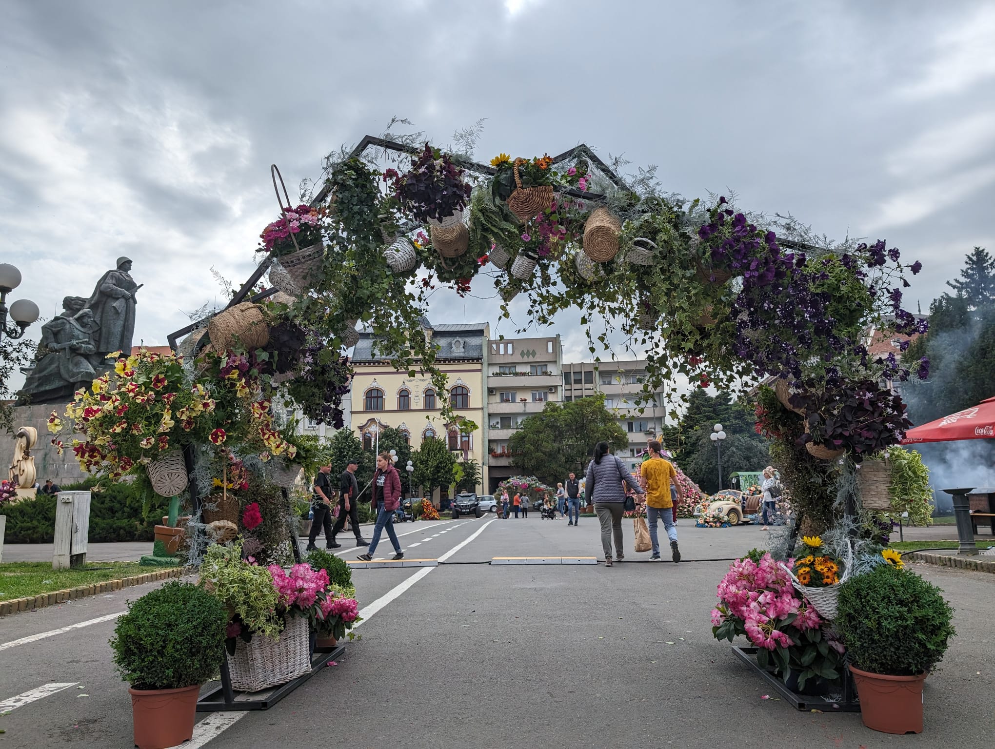 FOTO | Feeria florilor, în Piața Avram Iancu