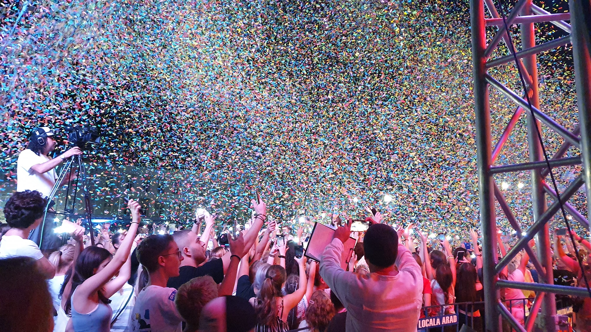 FOTO. Concert în faţa Primăriei