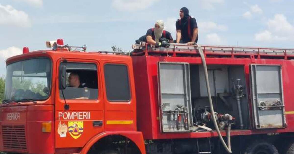 Incendiu la o fabrică de pe 6 Vânători