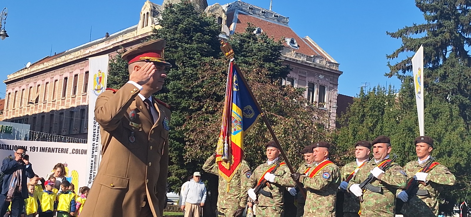 FOTO | Au sărbătorit Ziua Armatei