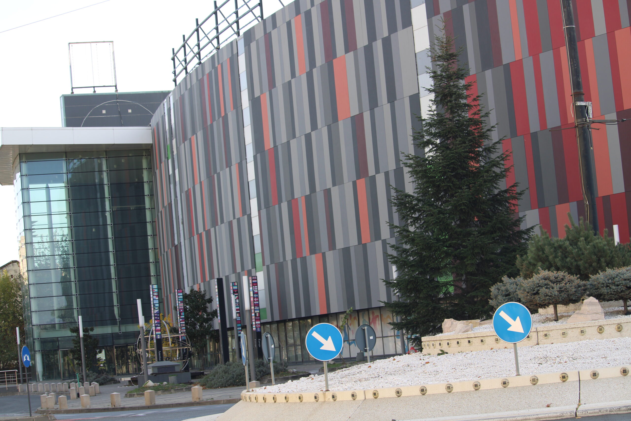 FOTO | Galleria Mall tot mai aproape de transformare. Lucrările avansează la Agora Arad