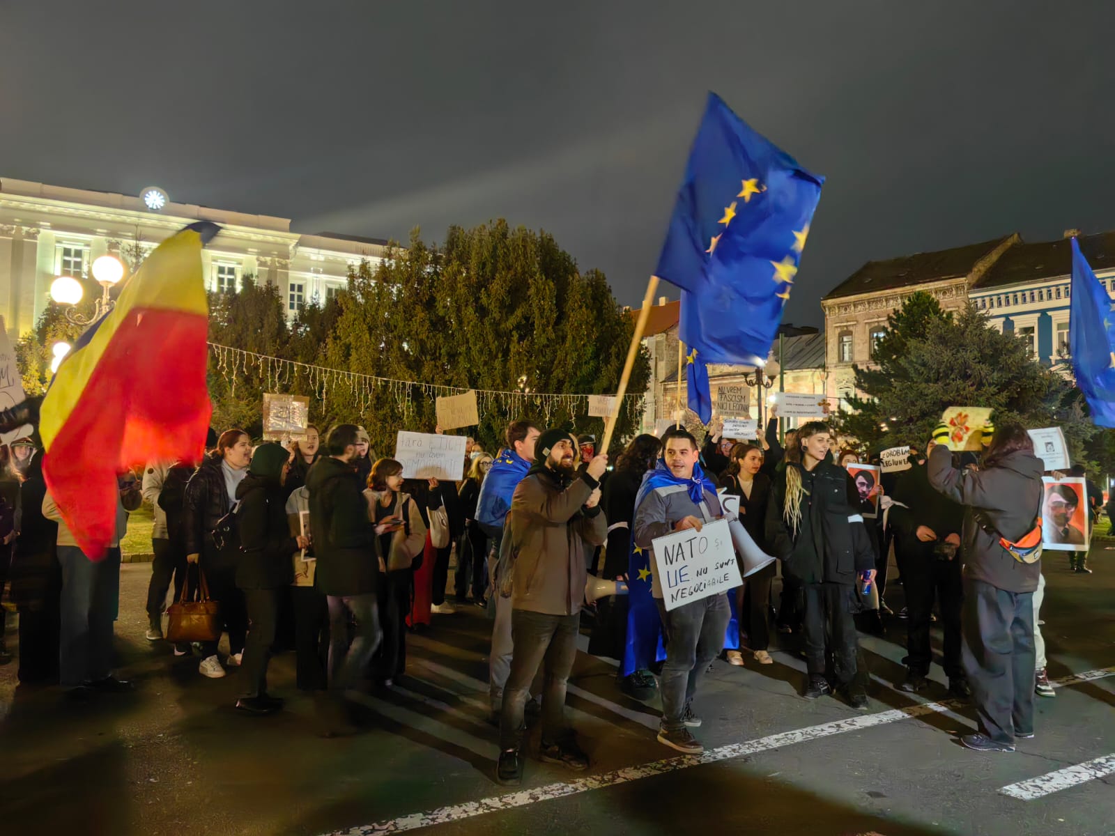 FOTO | Tinerii arădeni au ieșit în stradă