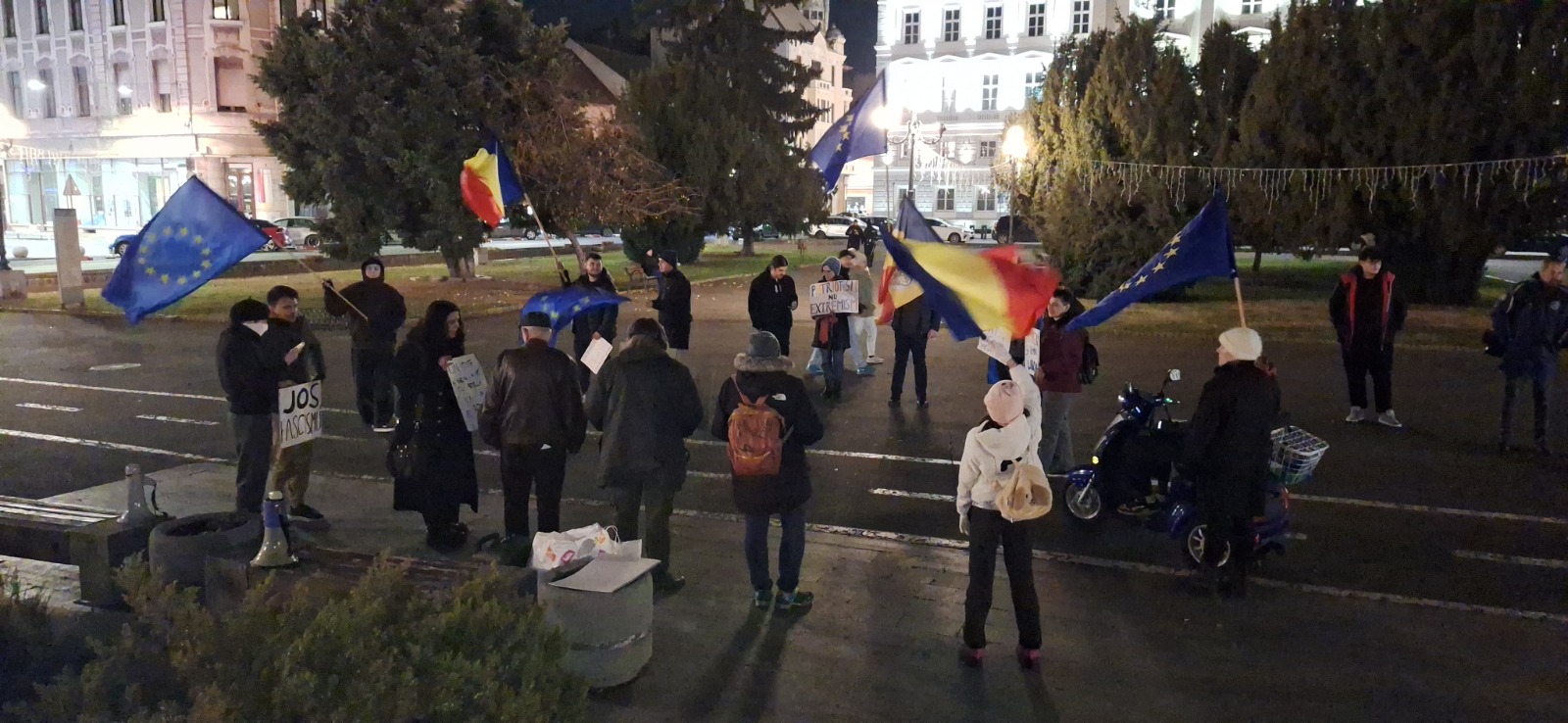 FOTO | Arădeni au continuat manifestațiile pro-Europa - „Bunicii nu au murit pentru fascism”