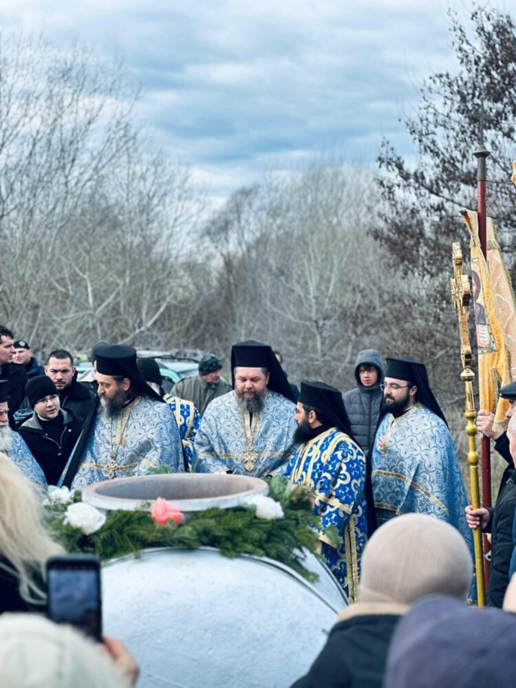 FOTO | Botezul Domnului, la Mănăstirea Hodoș-Bodrog